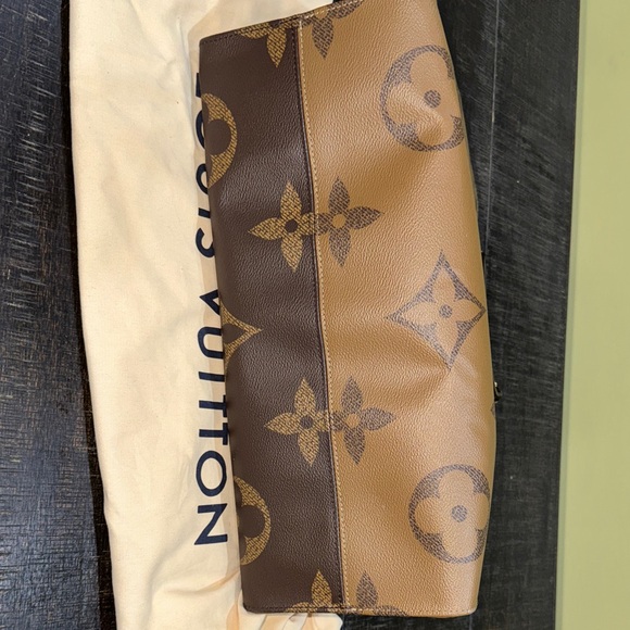 Louis Vuitton OnTheGo GM Brown and Gold Monogram Tote - Picture 6 of 14